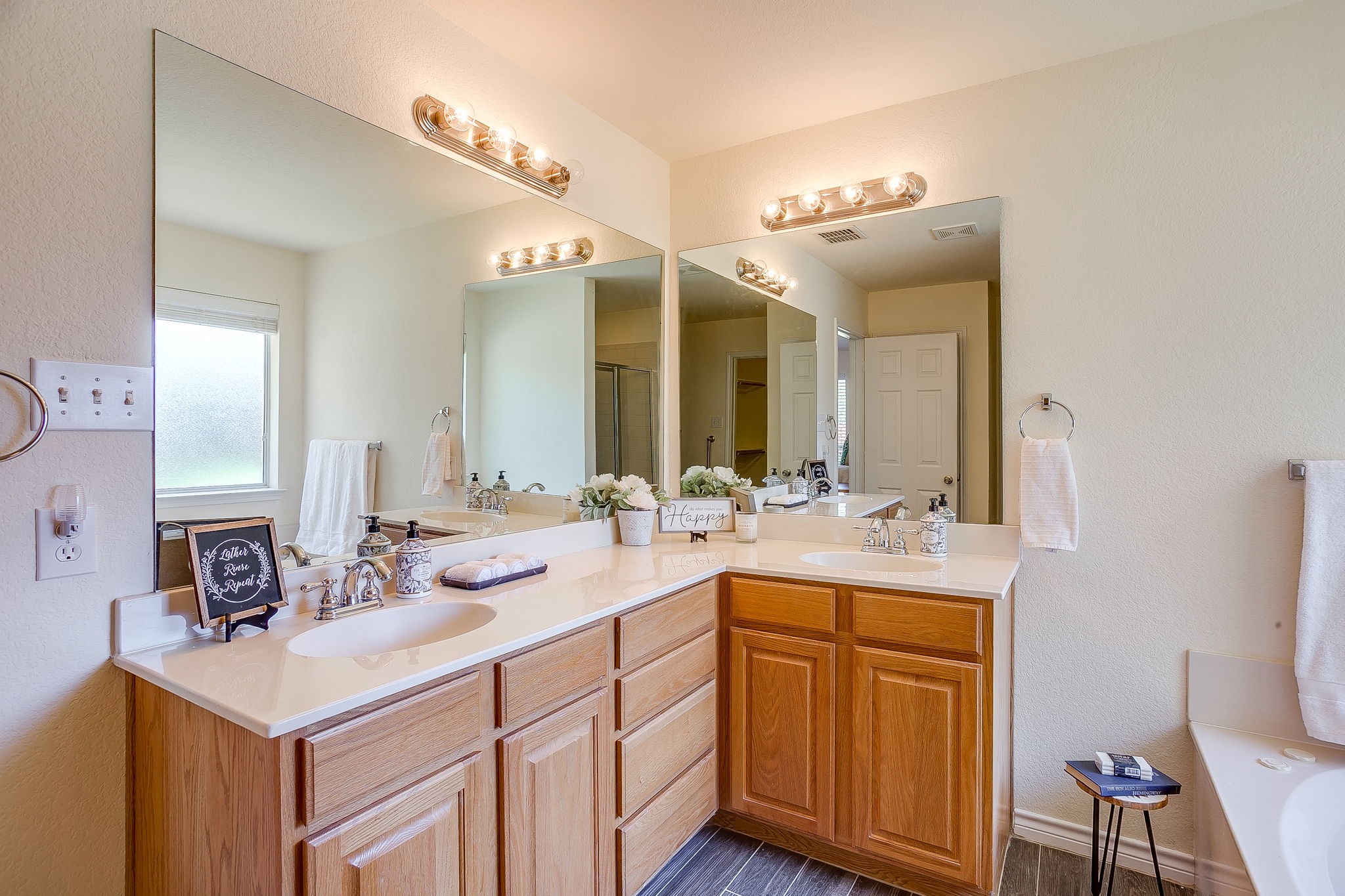 336 Plantation Drive E Burleson TX 76028
