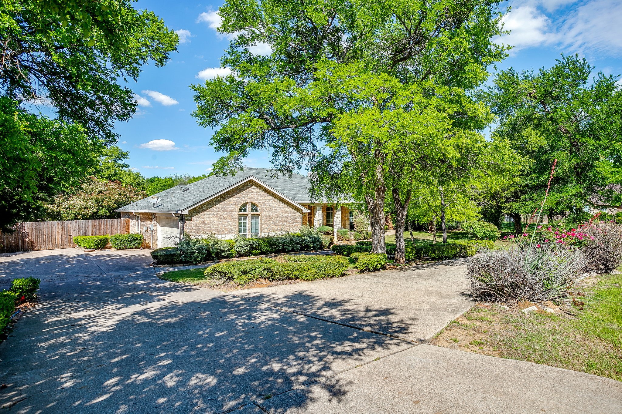 336 Plantation Drive E Burleson TX 76028