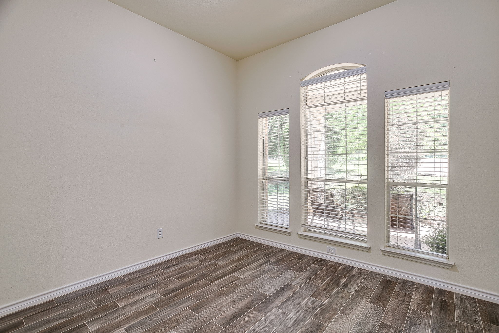 336 Plantation Drive E Burleson TX 76028
