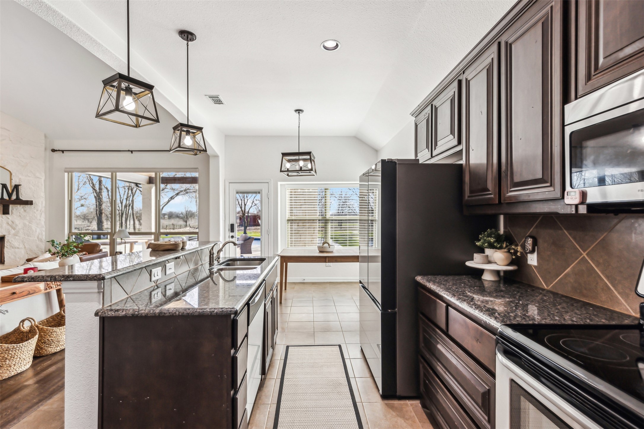 112 Cardiff Lane Waxahachie TX 75167