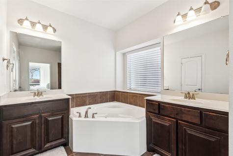 112 Cardiff Lane Waxahachie TX 75167