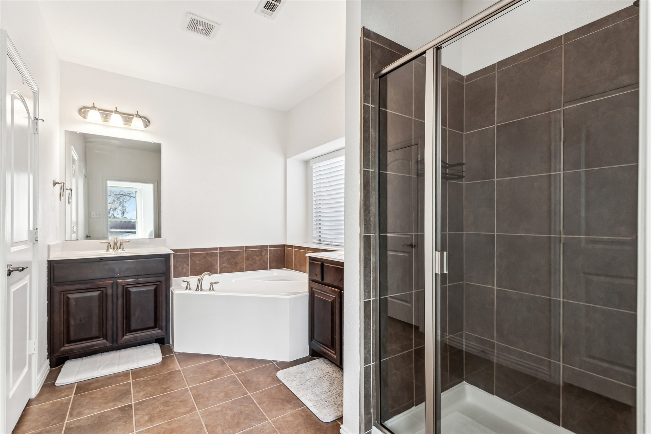 112 Cardiff Lane Waxahachie TX 75167