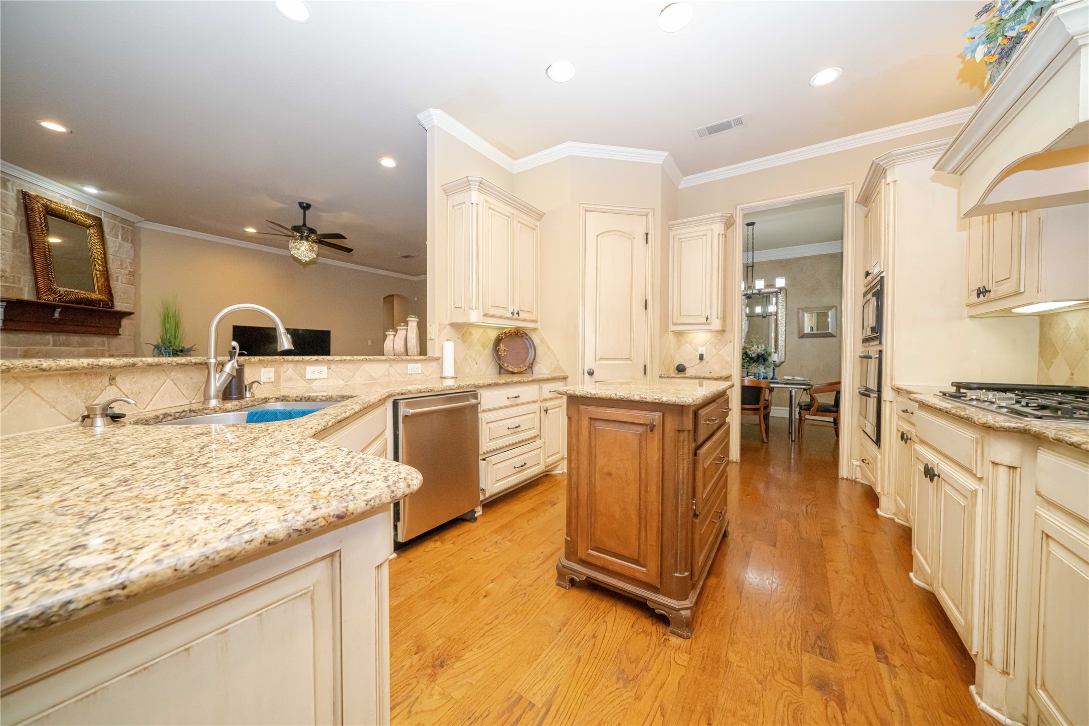 7913 Forest View Court North Richland Hills TX 76182