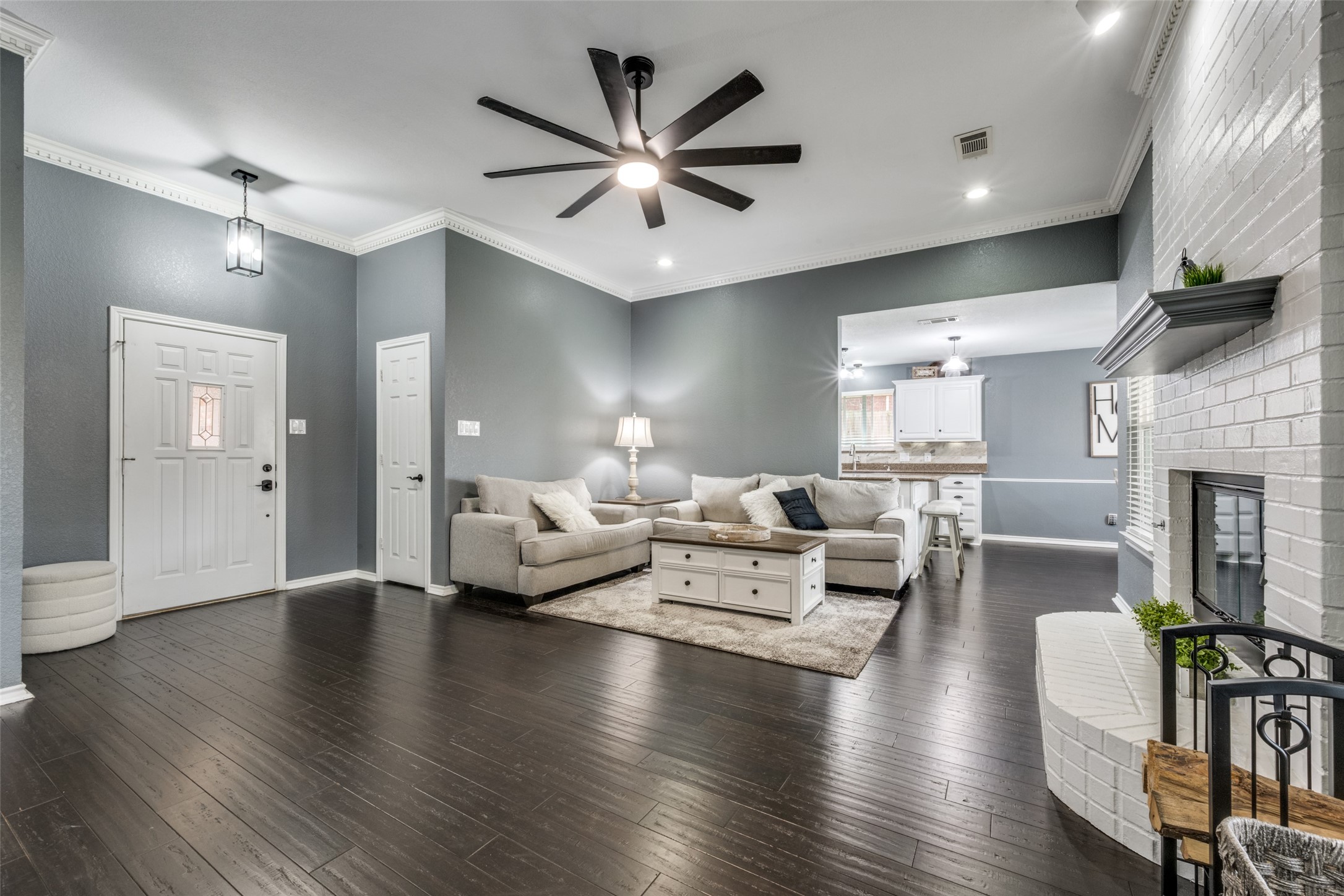 2209 Whispering Oaks Denton TX 76209