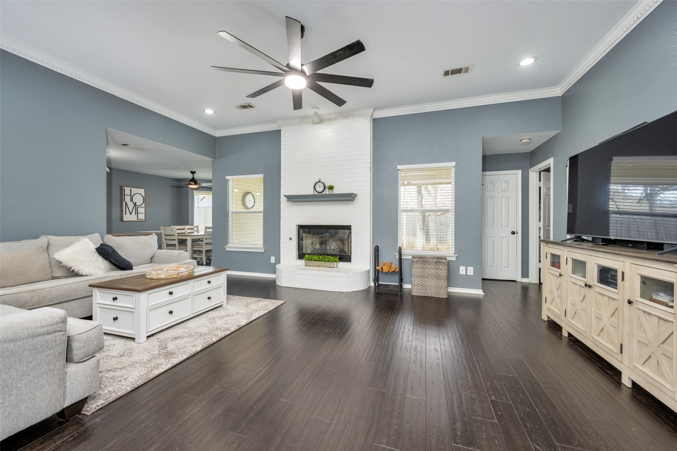 2209 Whispering Oaks Denton TX 76209