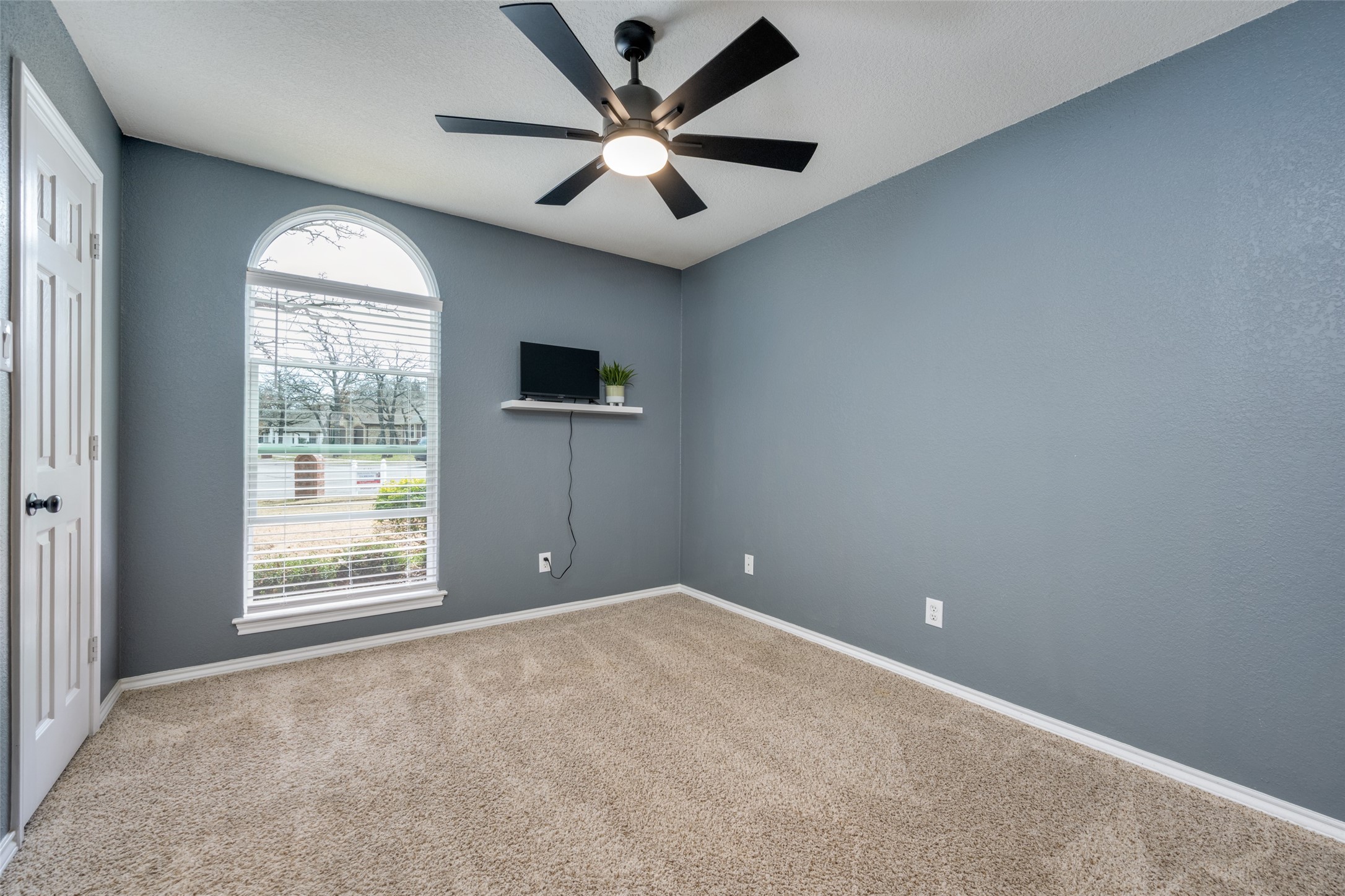2209 Whispering Oaks Denton TX 76209