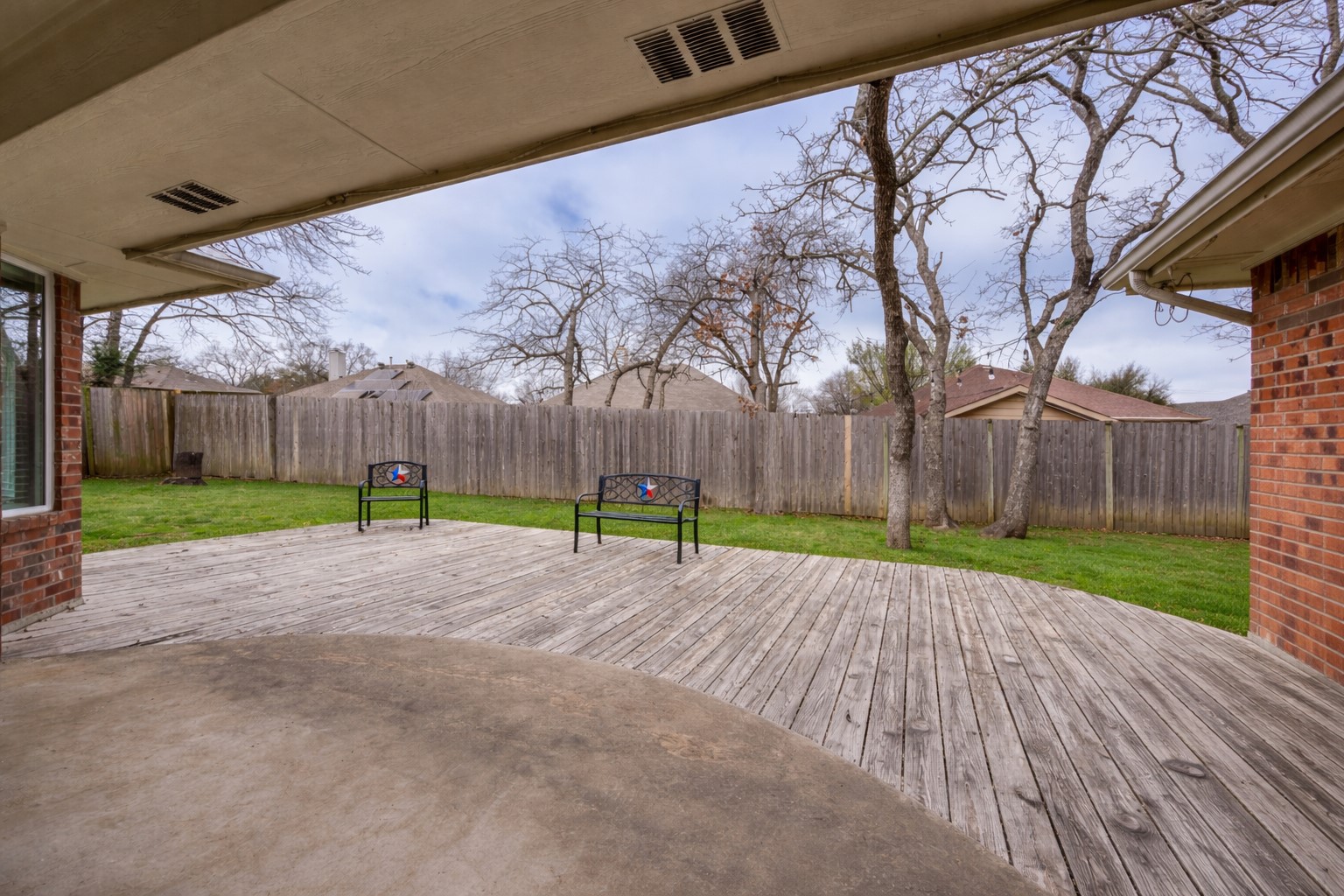 2209 Whispering Oaks Denton TX 76209