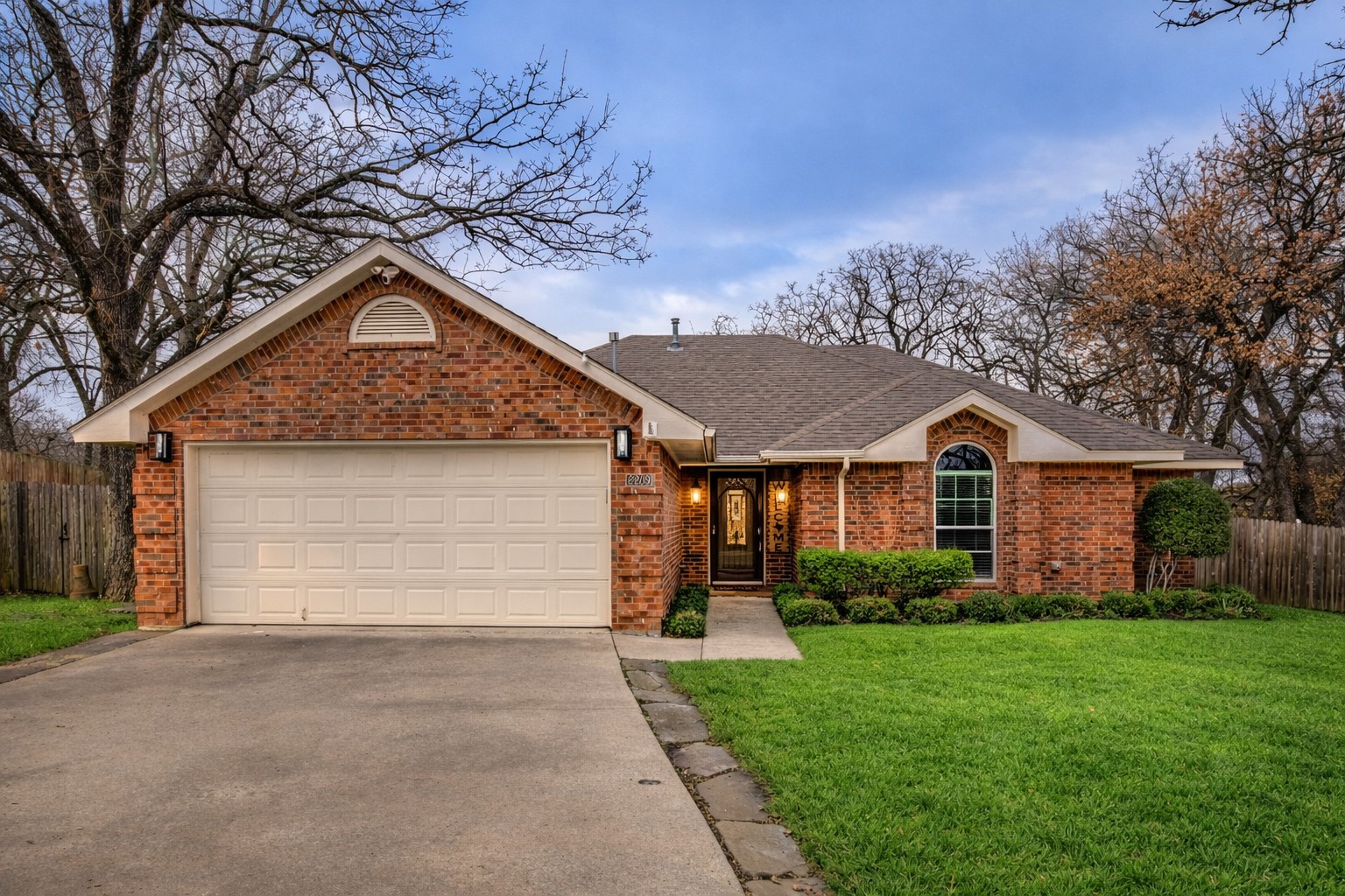 2209 Whispering Oaks Denton TX 76209