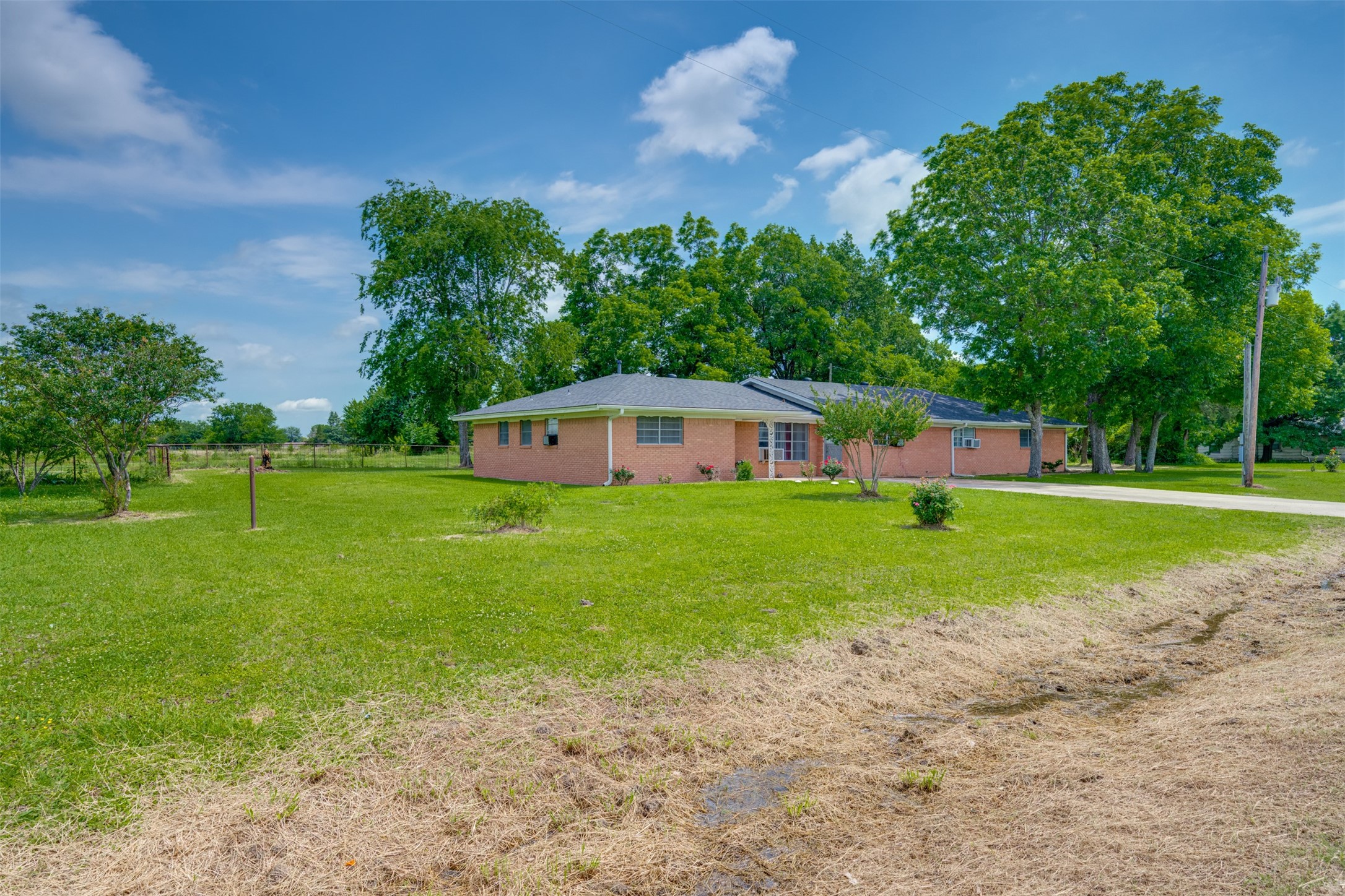 9958 Farm Road 79 Sumner TX 75486
