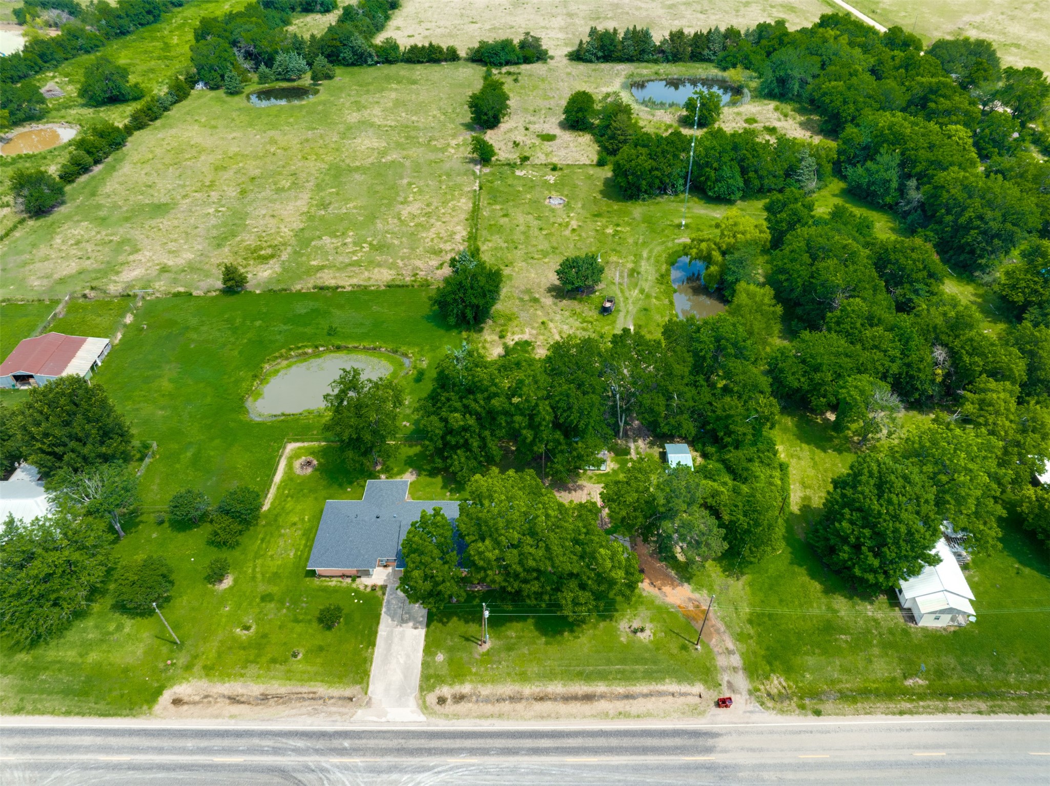 9958 Farm Road 79 Sumner TX 75486