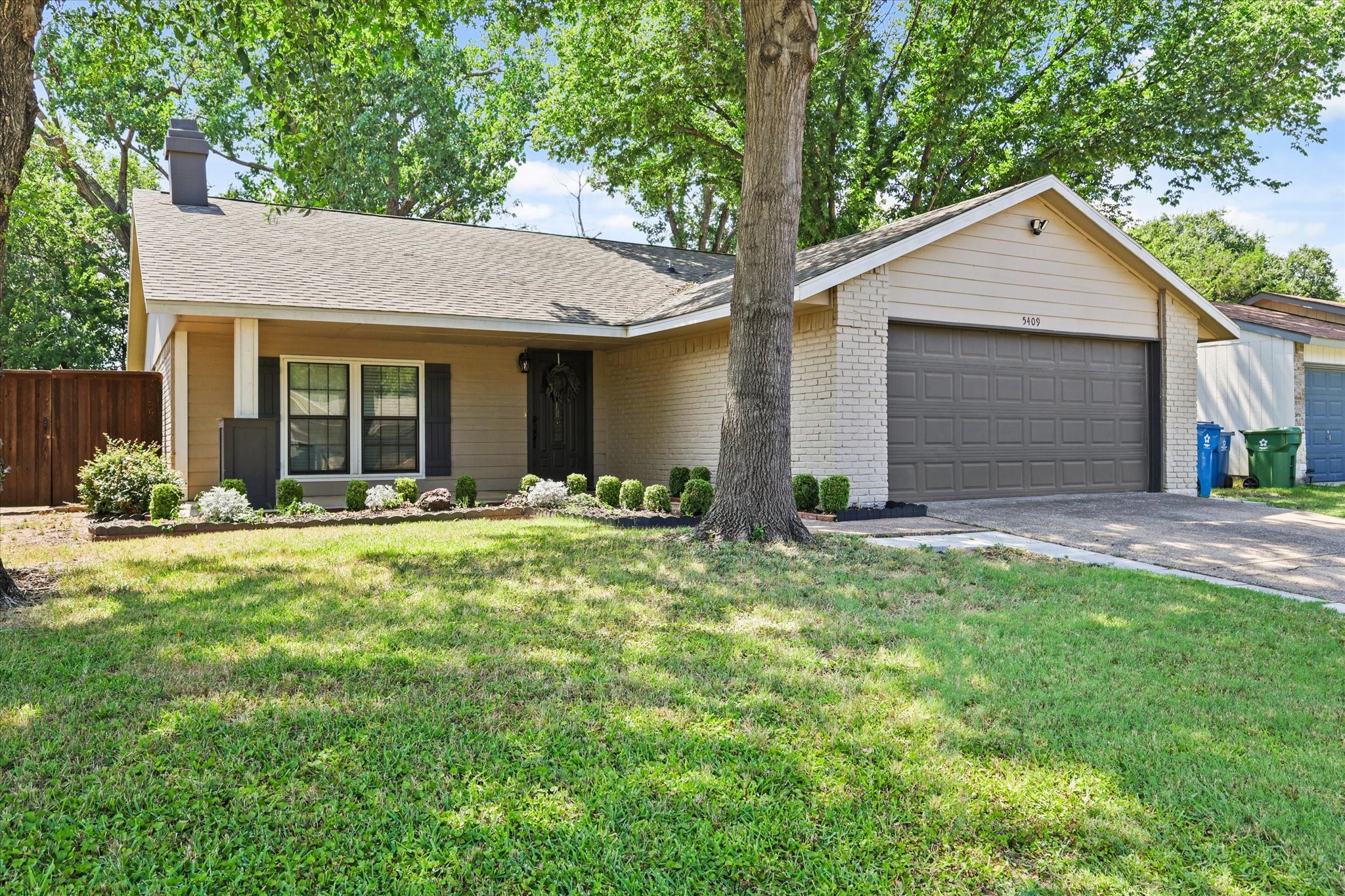 5409 Kings Manor Drive Lake Dallas TX 75065