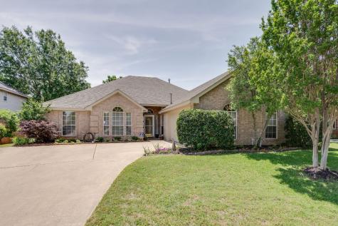 9004 Hialeah Circle S North Richland Hills TX 76182
