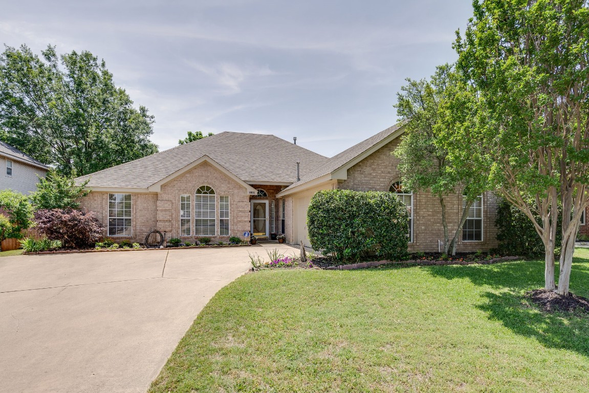 9004 Hialeah Circle S North Richland Hills TX 76182