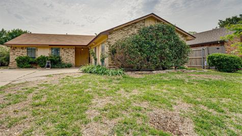 2930 Lake Park Drive Grand Prairie TX 75052