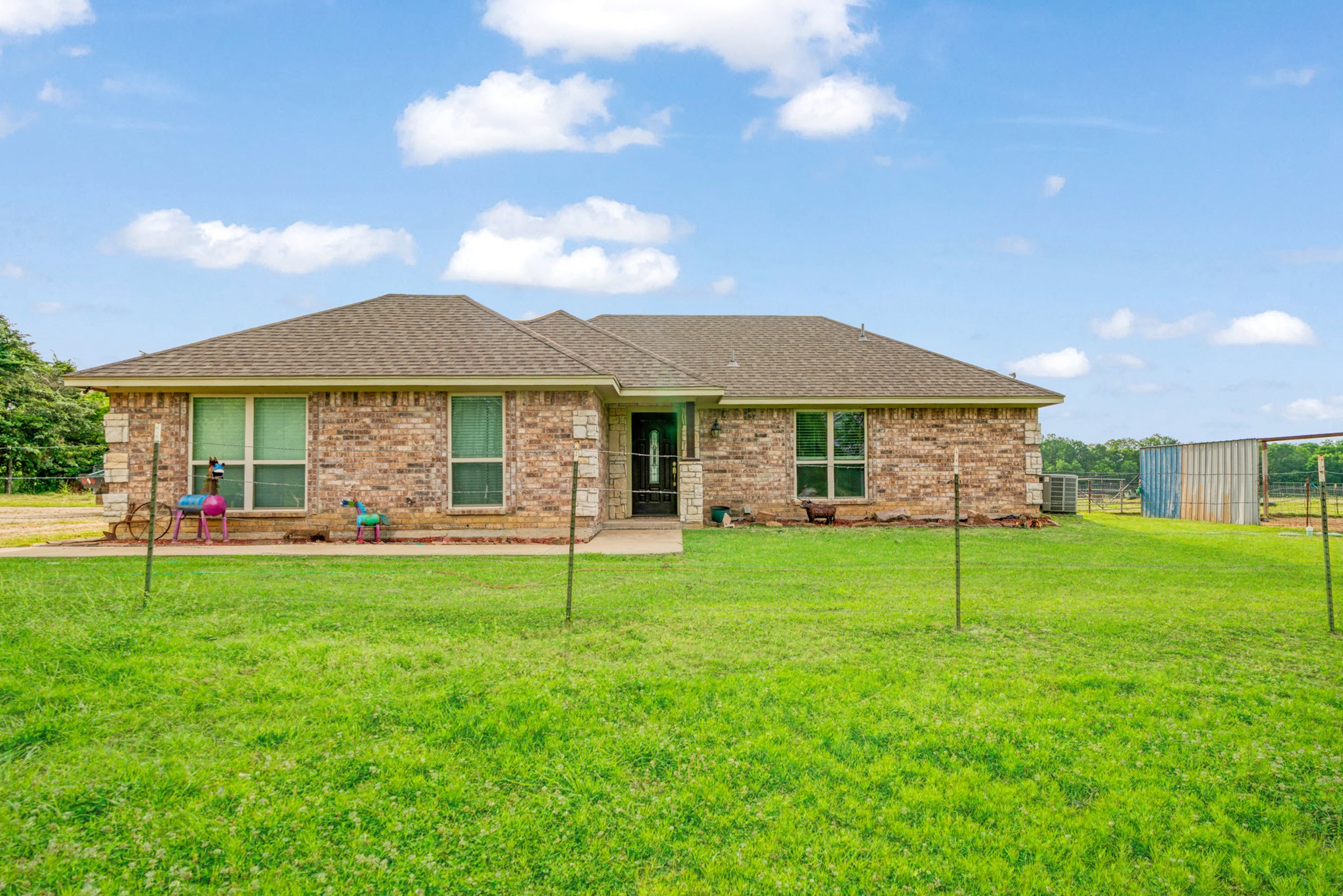 1890 County Road 34520 Sumner TX 75486
