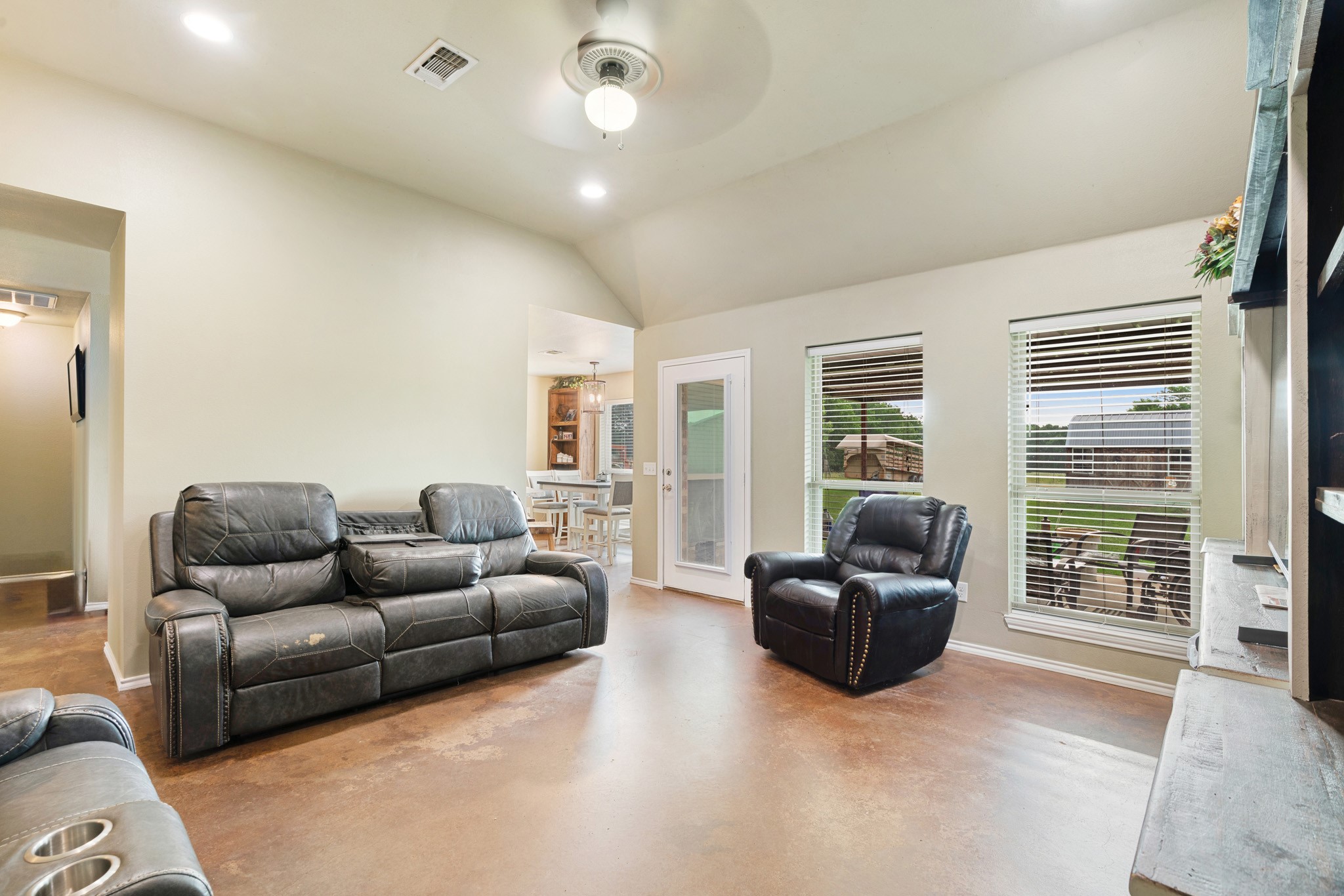 1890 County Road 34520 Sumner TX 75486