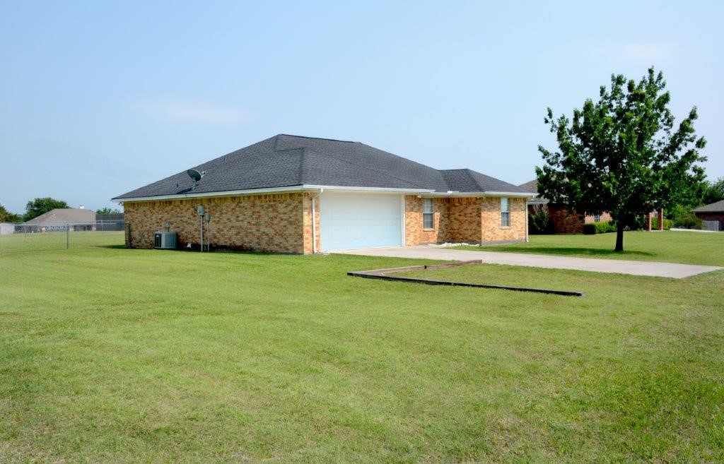 799 S Wickham Street Alvord TX 76225