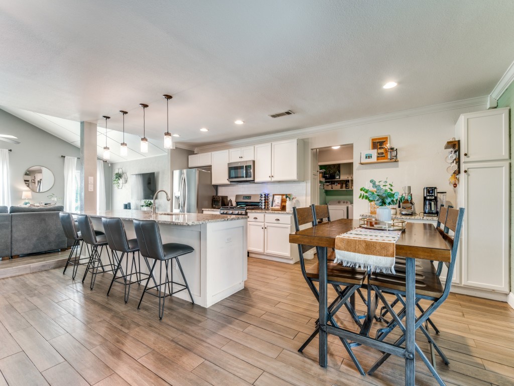 716 Thousand Oaks Drive Hurst TX 76054