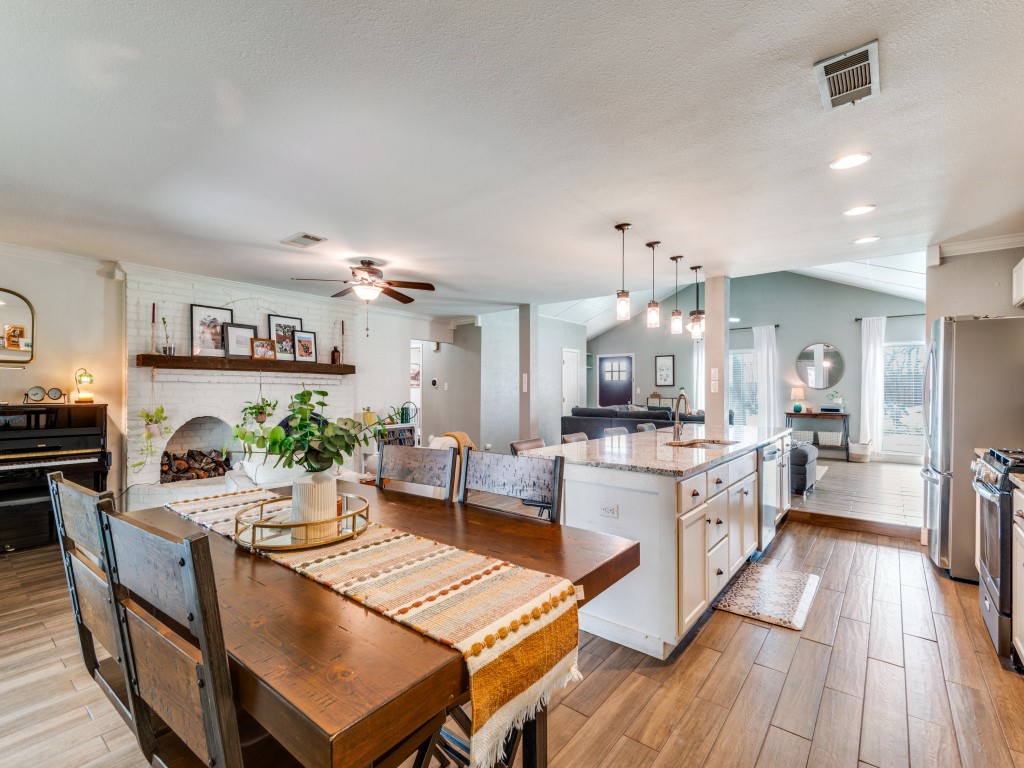 716 Thousand Oaks Drive Hurst TX 76054
