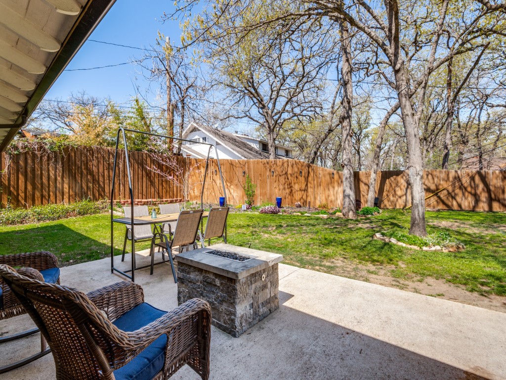 716 Thousand Oaks Drive Hurst TX 76054