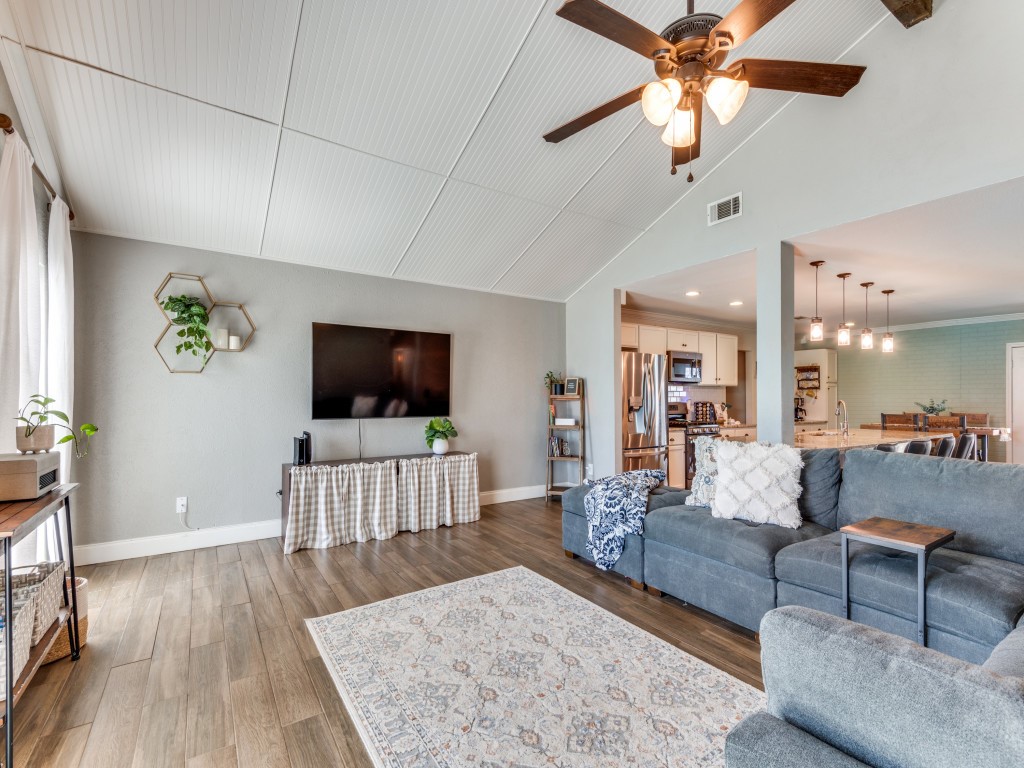 716 Thousand Oaks Drive Hurst TX 76054
