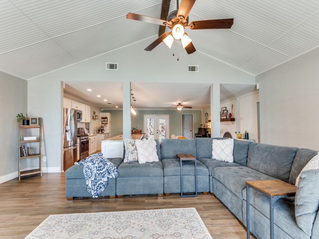 716 Thousand Oaks Drive Hurst TX 76054