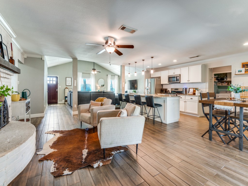 716 Thousand Oaks Drive Hurst TX 76054