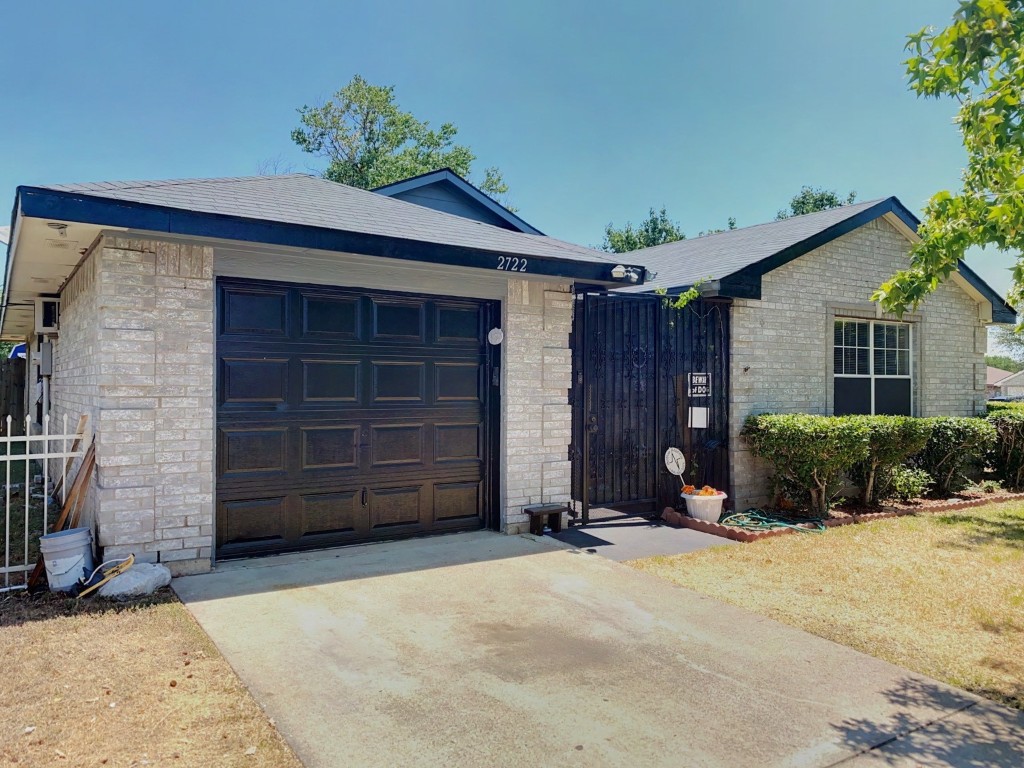 2722 Sarita Court Dallas TX 75211