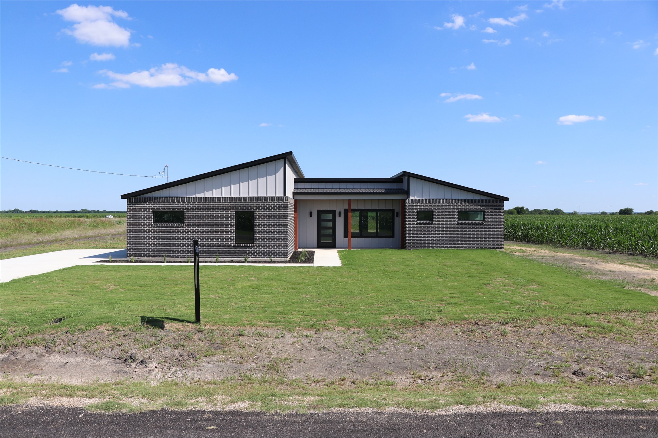 2091 Goodwyn Road Avalon TX 76623