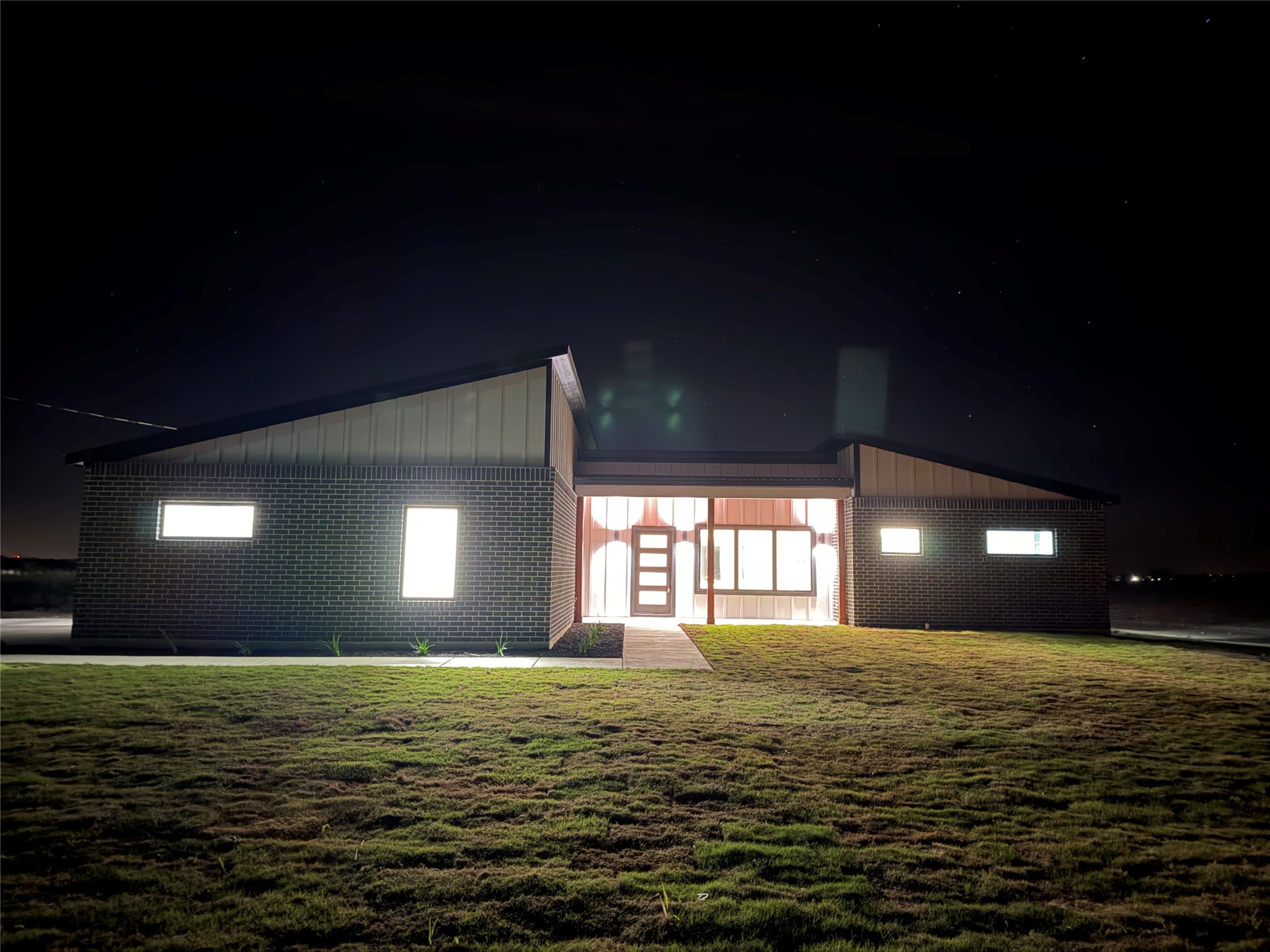 2091 Goodwyn Road Avalon TX 76623