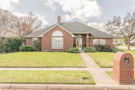 2909 Clairemont Lane Euless TX 76039