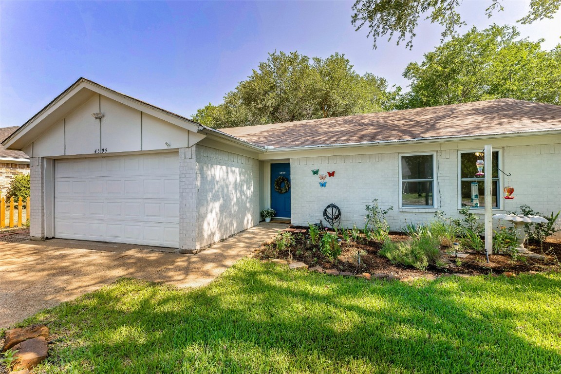4509 Woodcreek Drive Arlington TX 76016