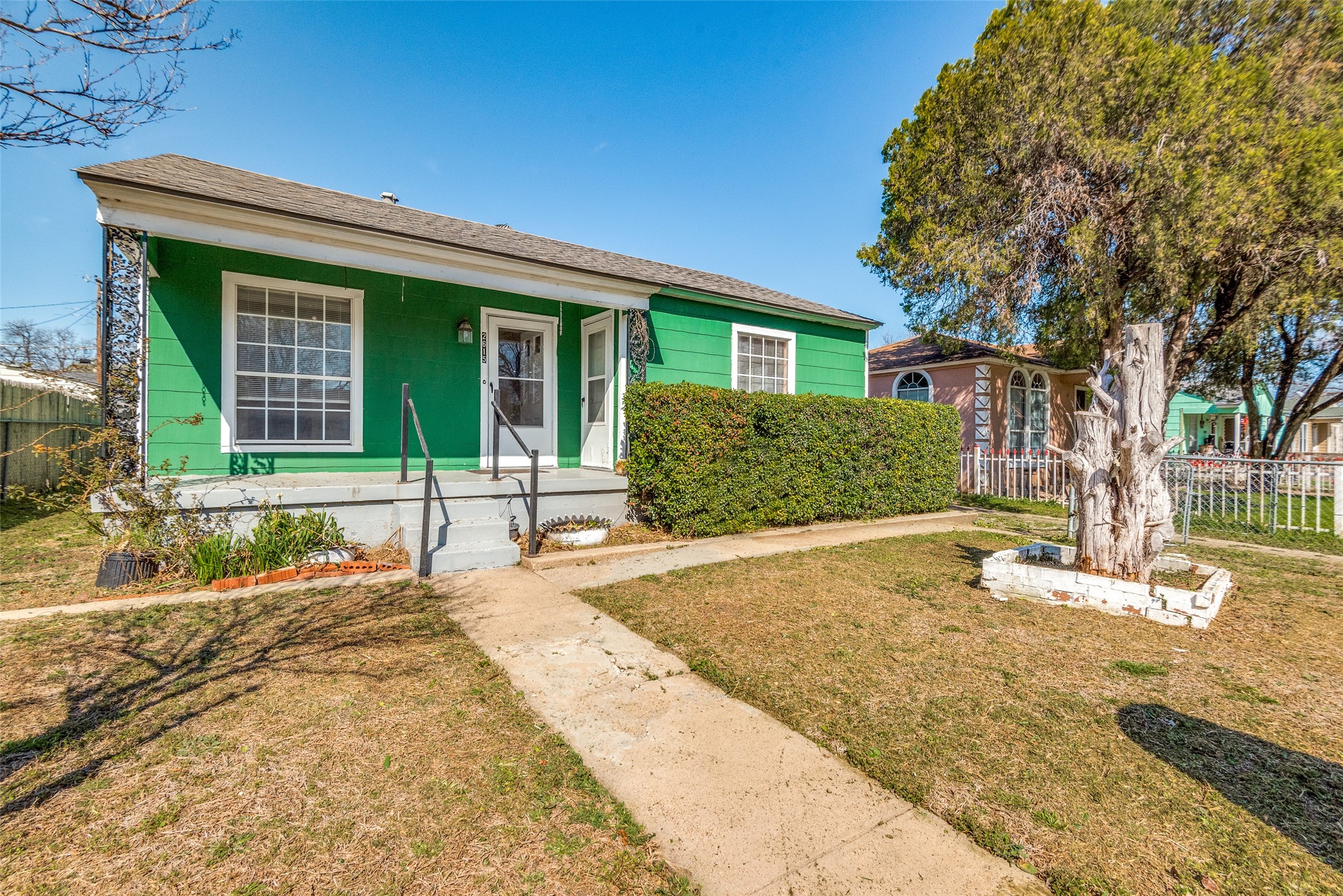 2615 Sharon Street Dallas TX 75211