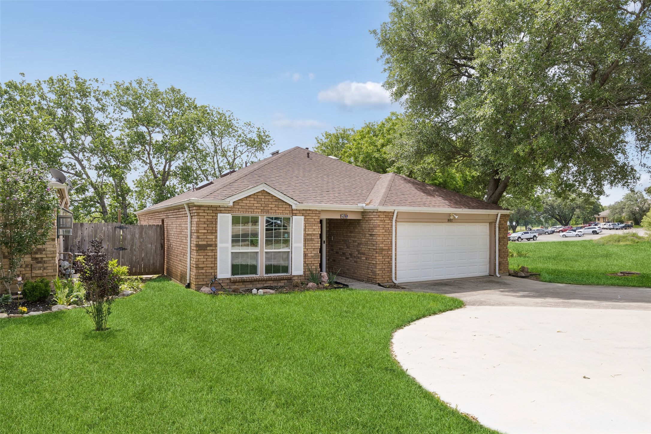 801 Country Club Place Grand Prairie TX 75052