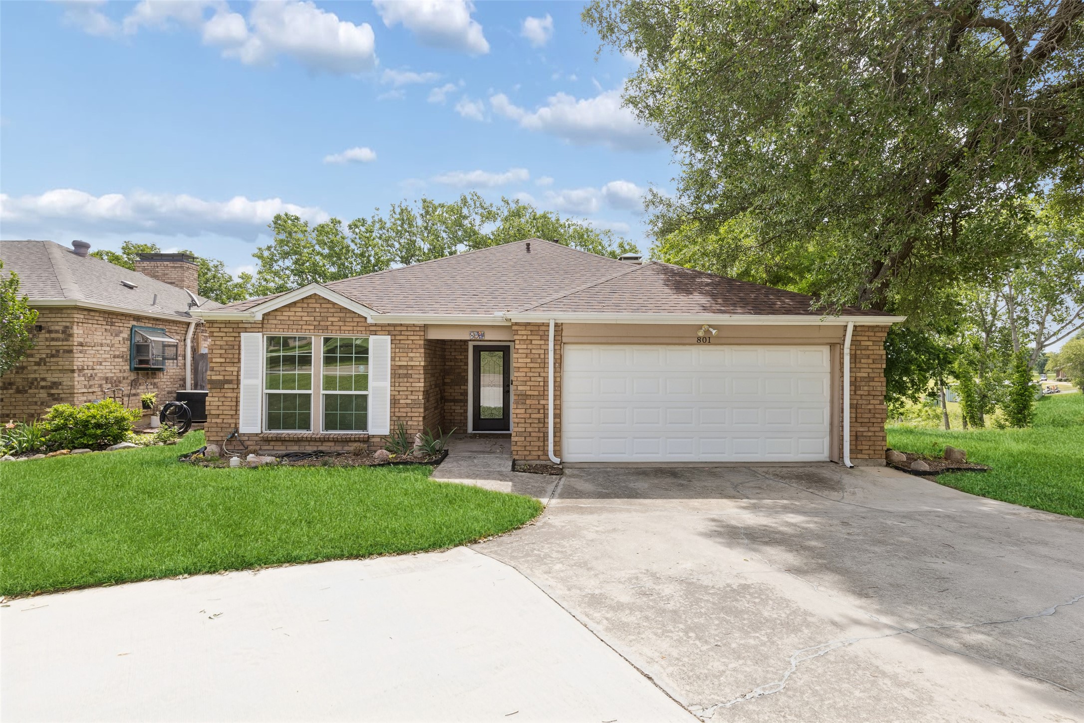 801 Country Club Place Grand Prairie TX 75052