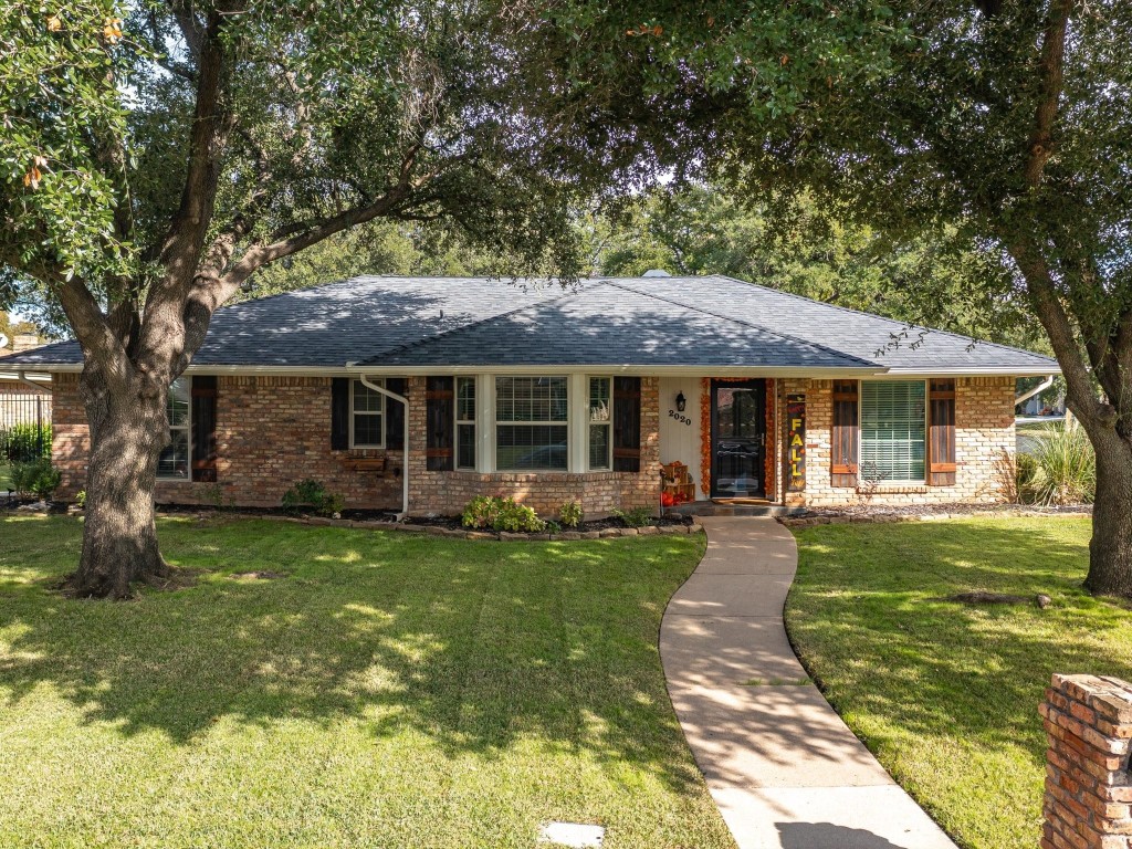 2020 Normandy Drive Hurst TX 76054