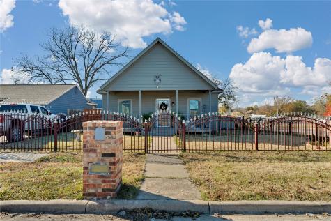 3700 8th Avenue Fort Worth TX 76110