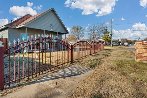3700 8th Avenue Fort Worth TX 76110