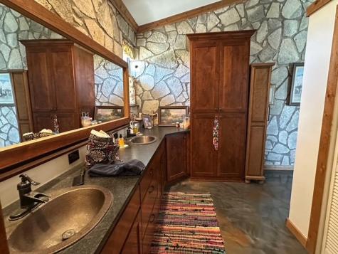 1815 Ranch Road 2597 Sonora TX 76950