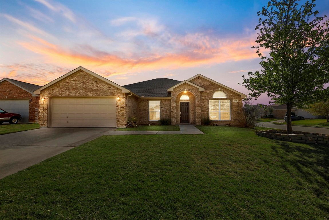 1173 Snowbird Court Benbrook TX 76126