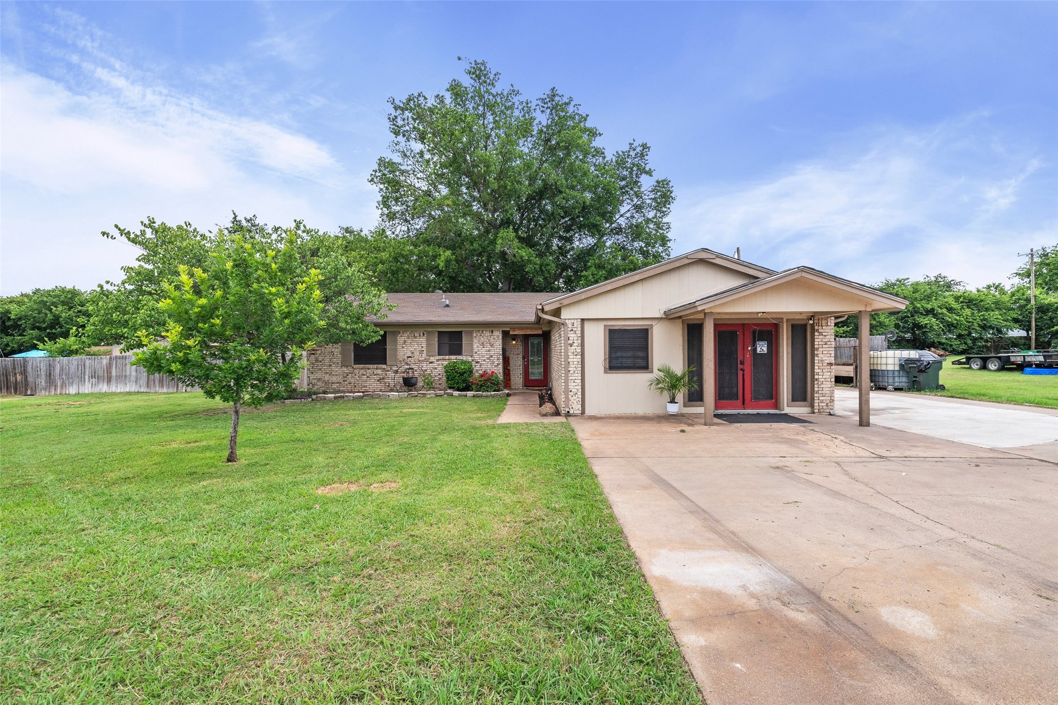 2015 Roberts Drive Granbury TX 76048