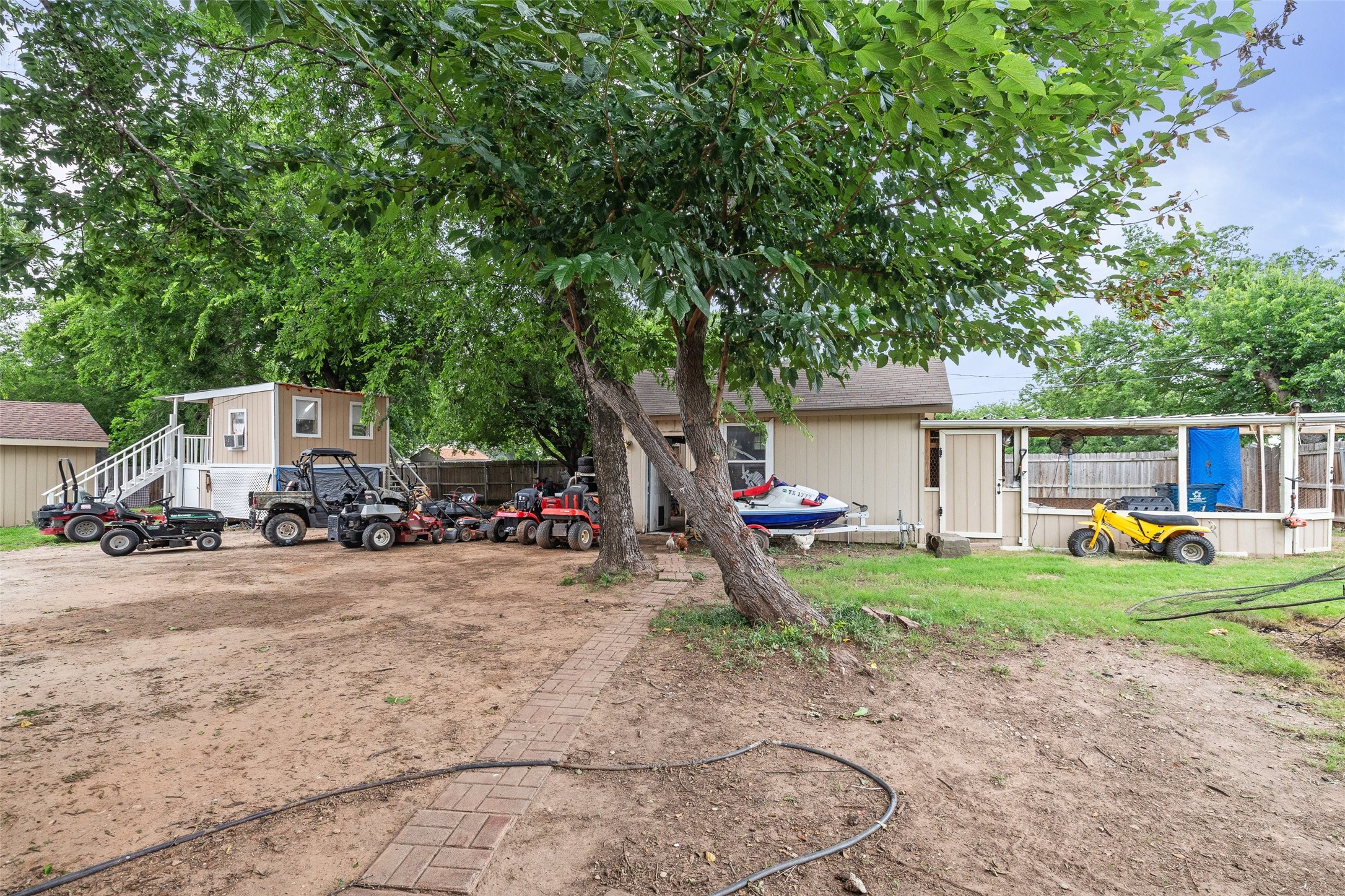 2015 Roberts Drive Granbury TX 76048