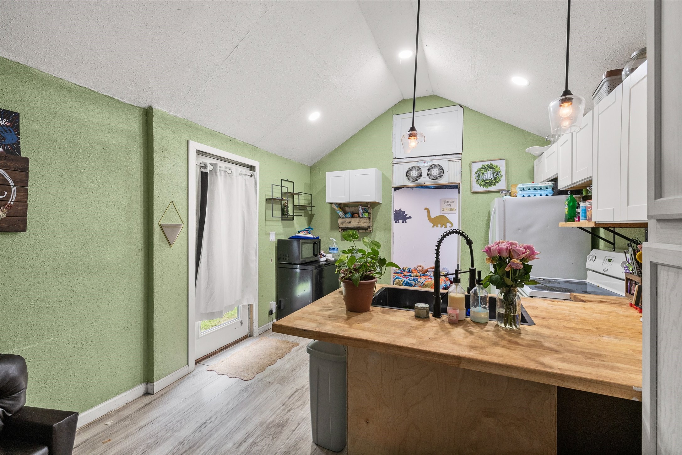 2015 Roberts Drive Granbury TX 76048