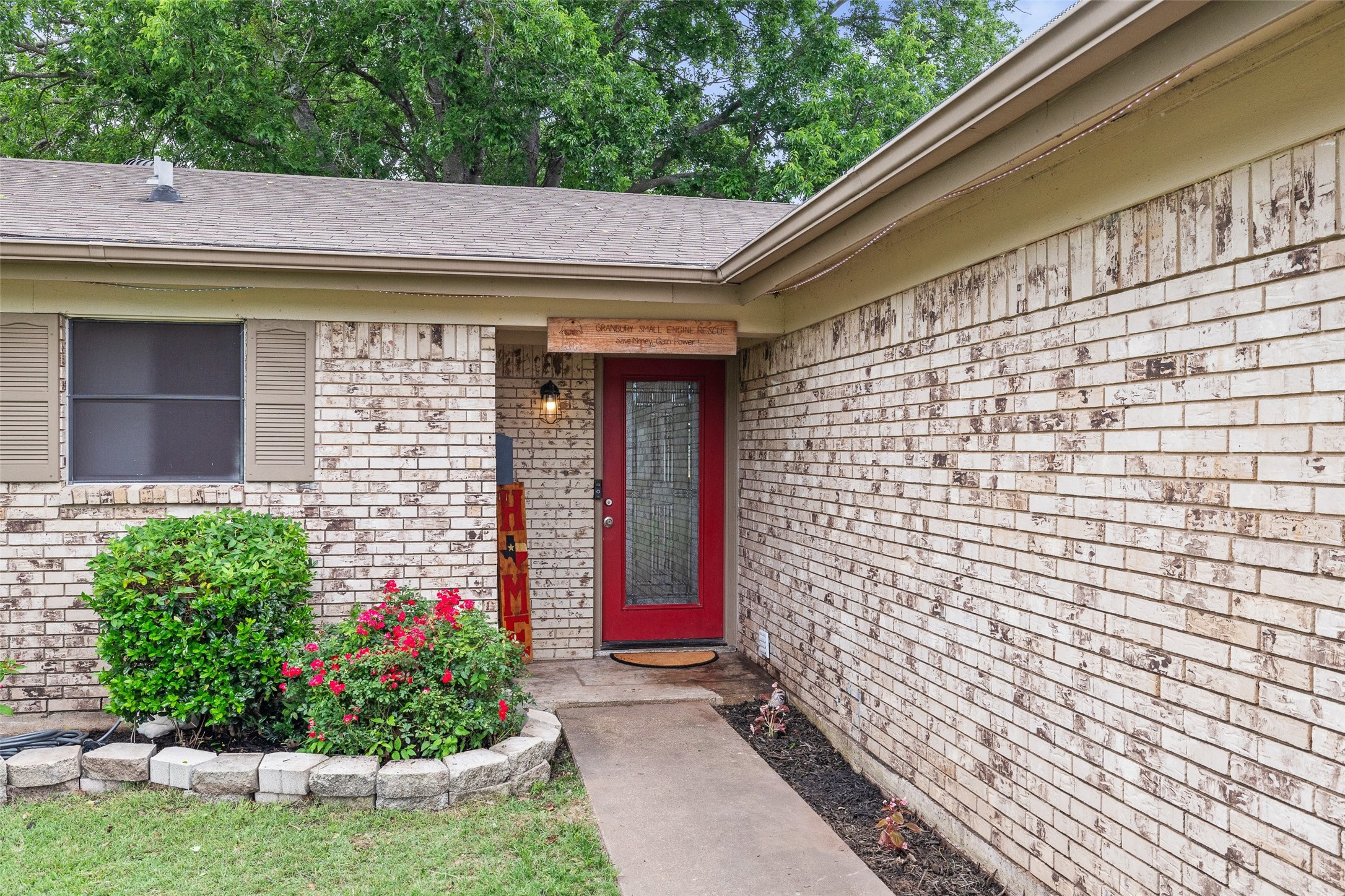 2015 Roberts Drive Granbury TX 76048