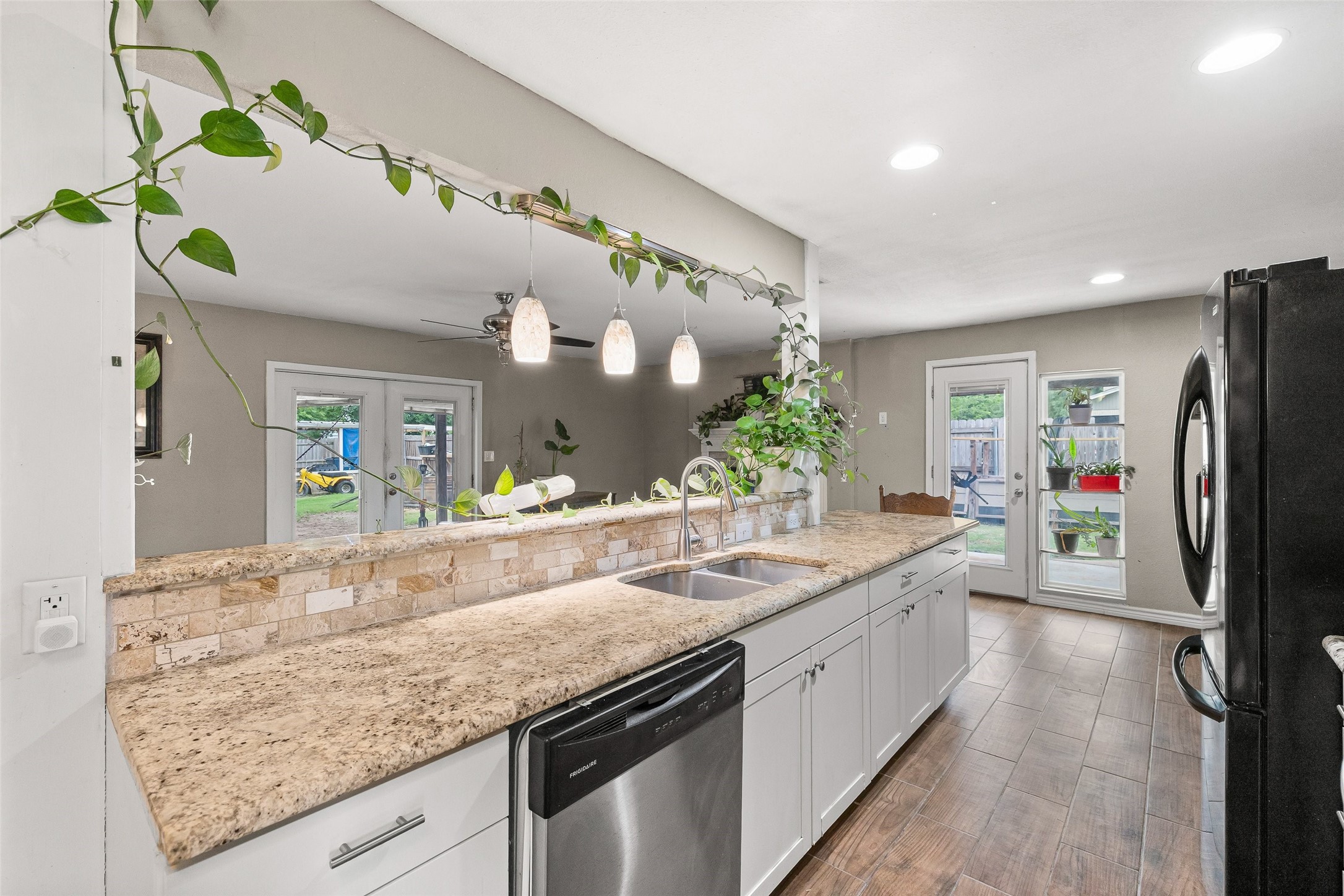 2015 Roberts Drive Granbury TX 76048