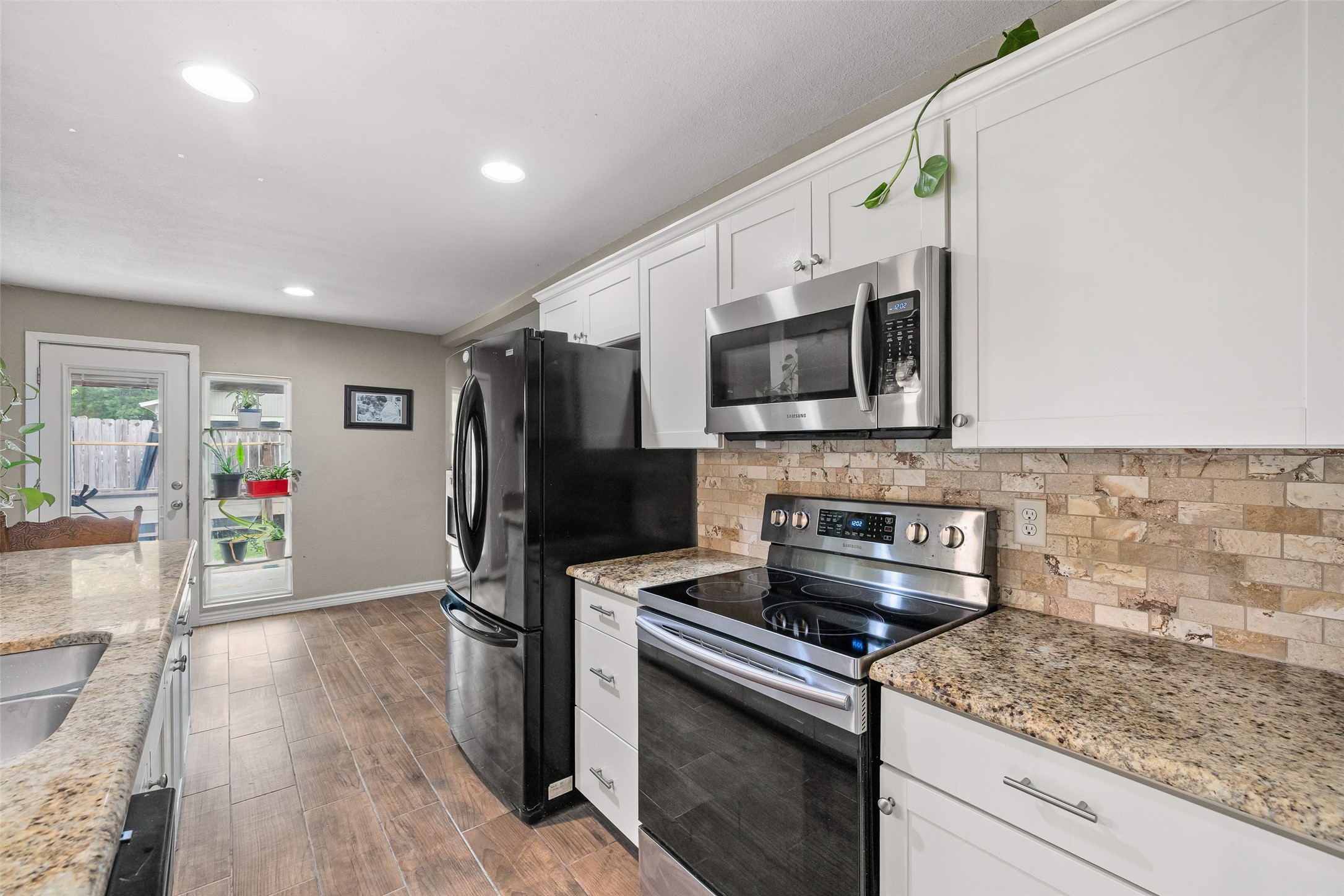2015 Roberts Drive Granbury TX 76048