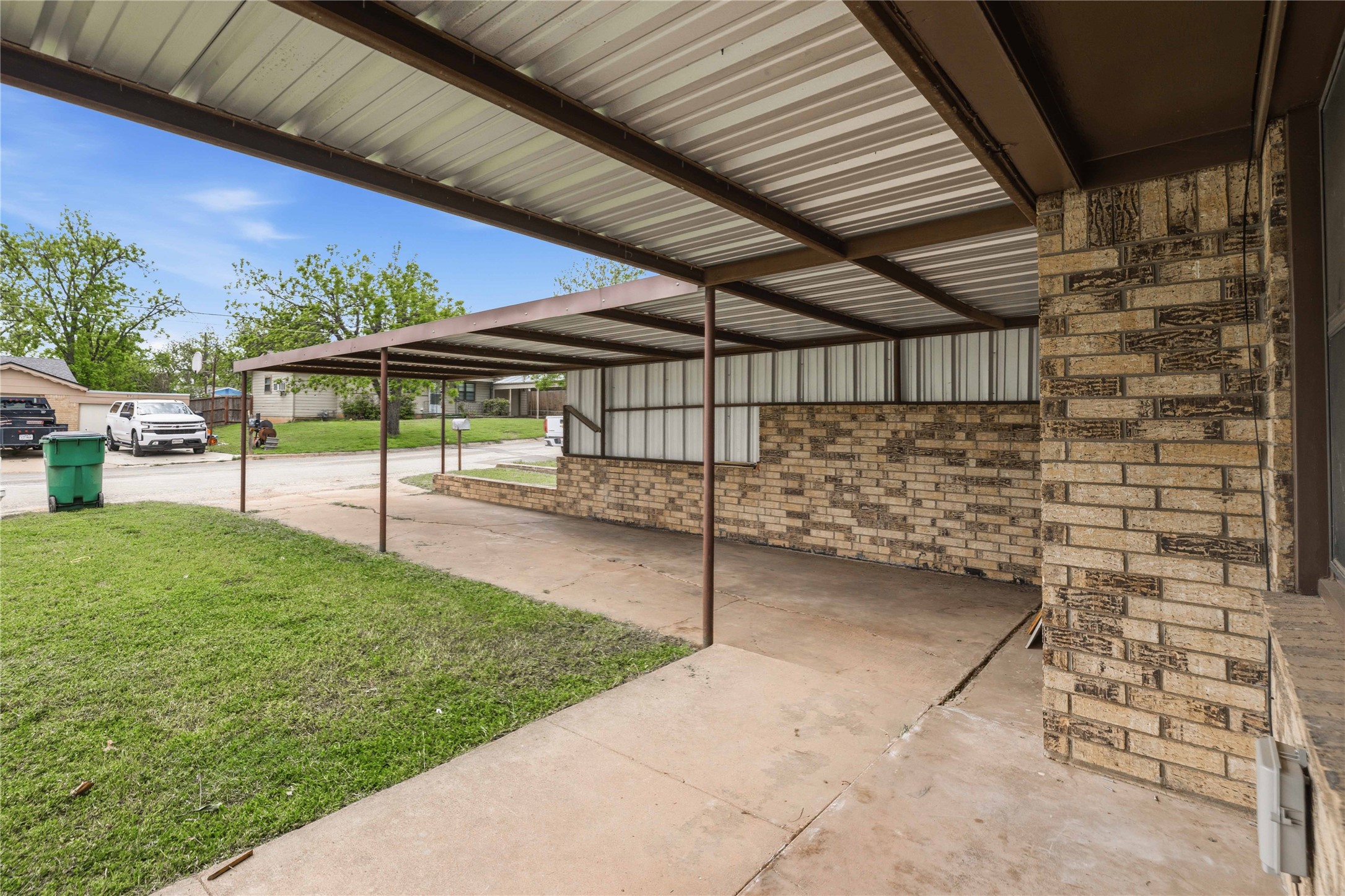 900 W 2nd Street Coleman TX 76834