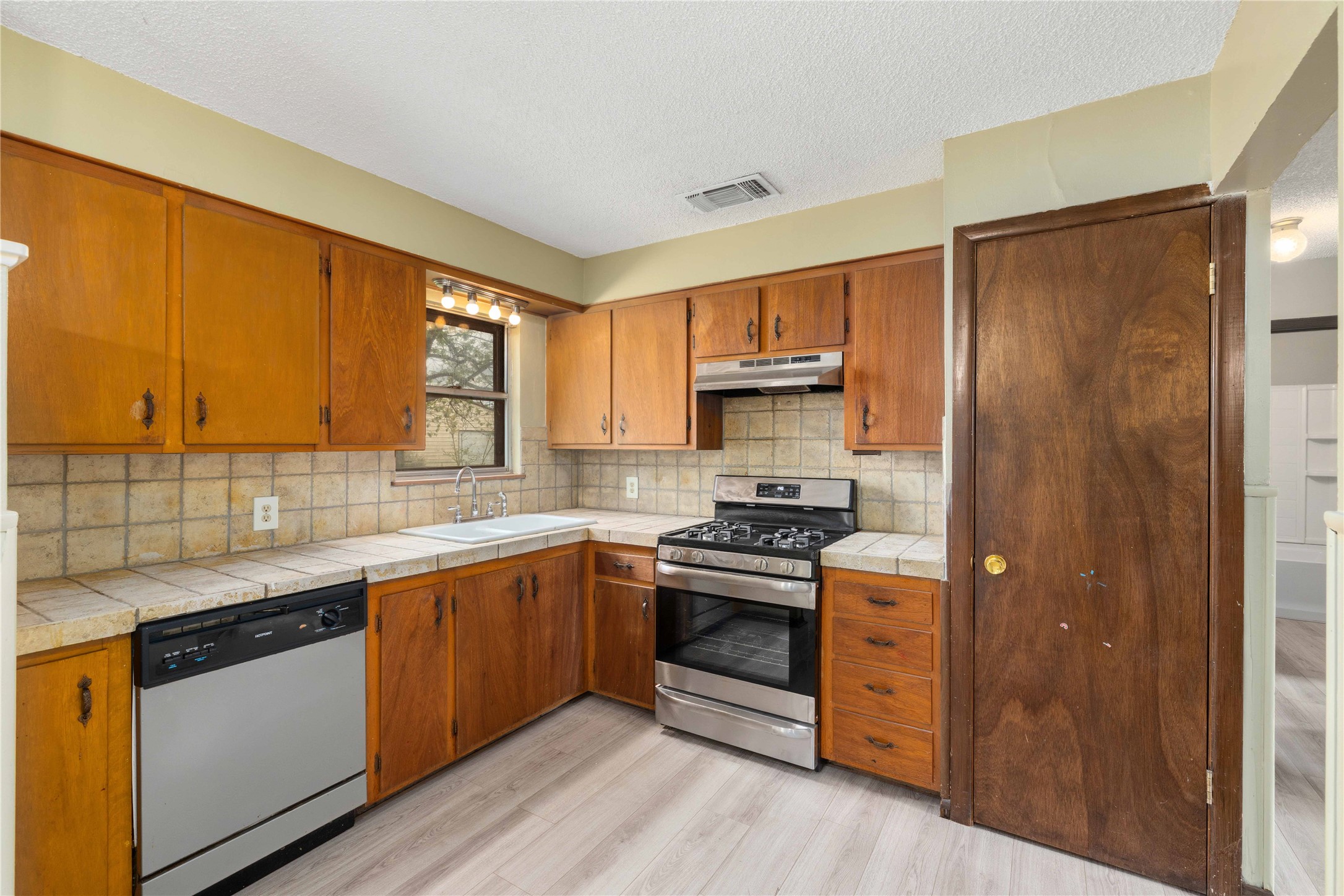 900 W 2nd Street Coleman TX 76834