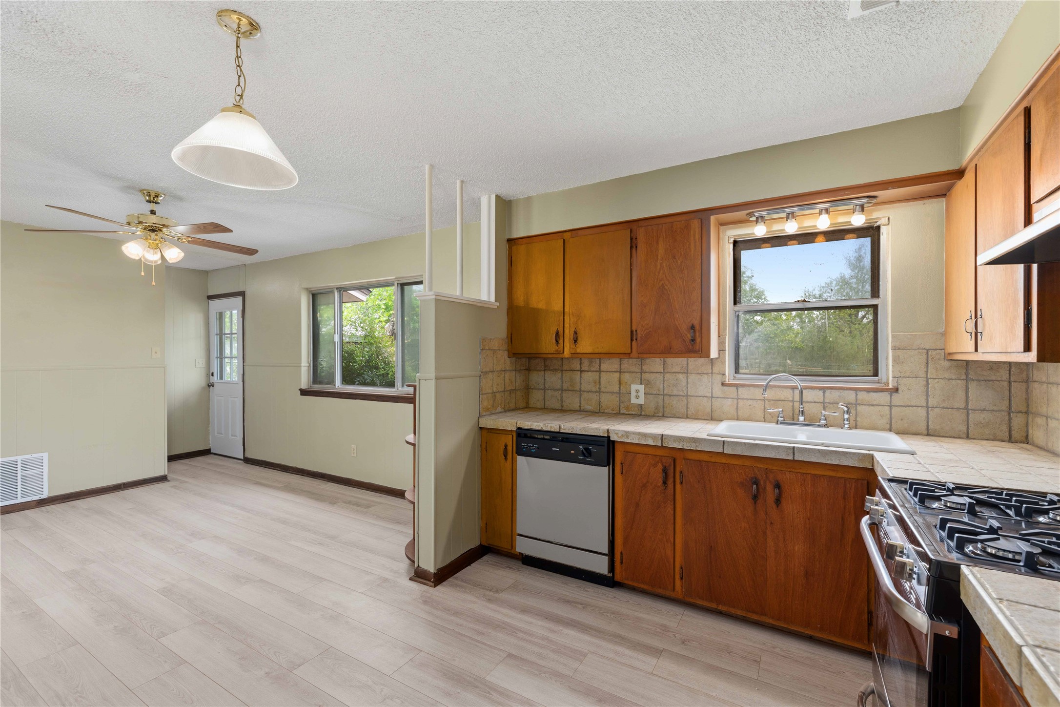 900 W 2nd Street Coleman TX 76834