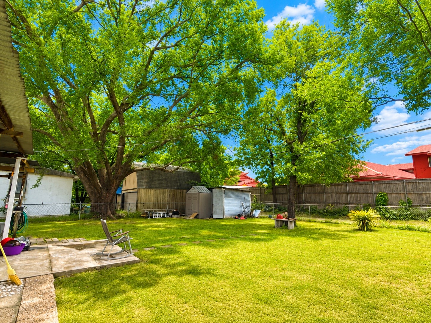 1915 English Street Irving TX 75061